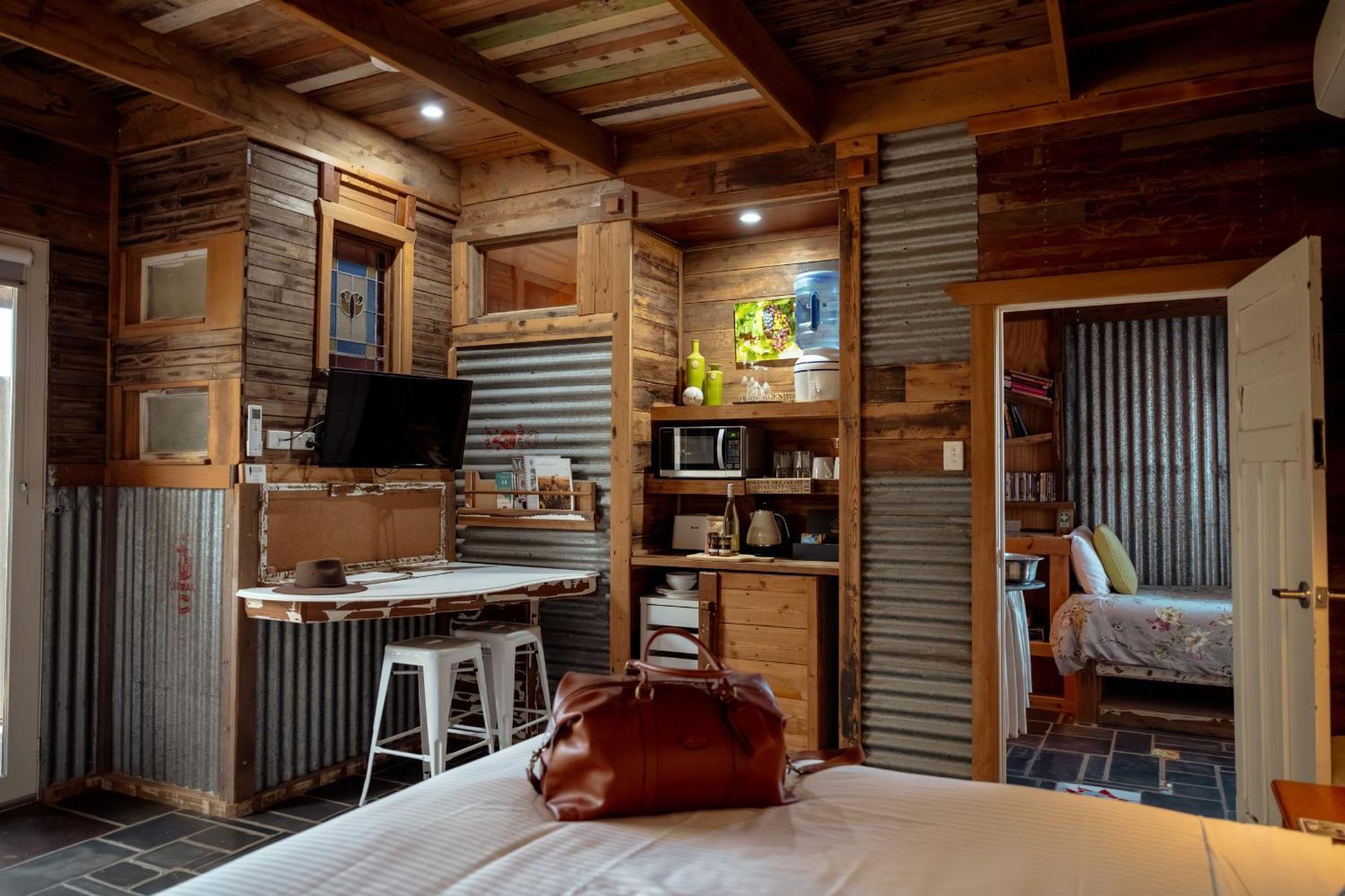 Bed In A Shed Vineyard Stay Watervale Екстер'єр фото